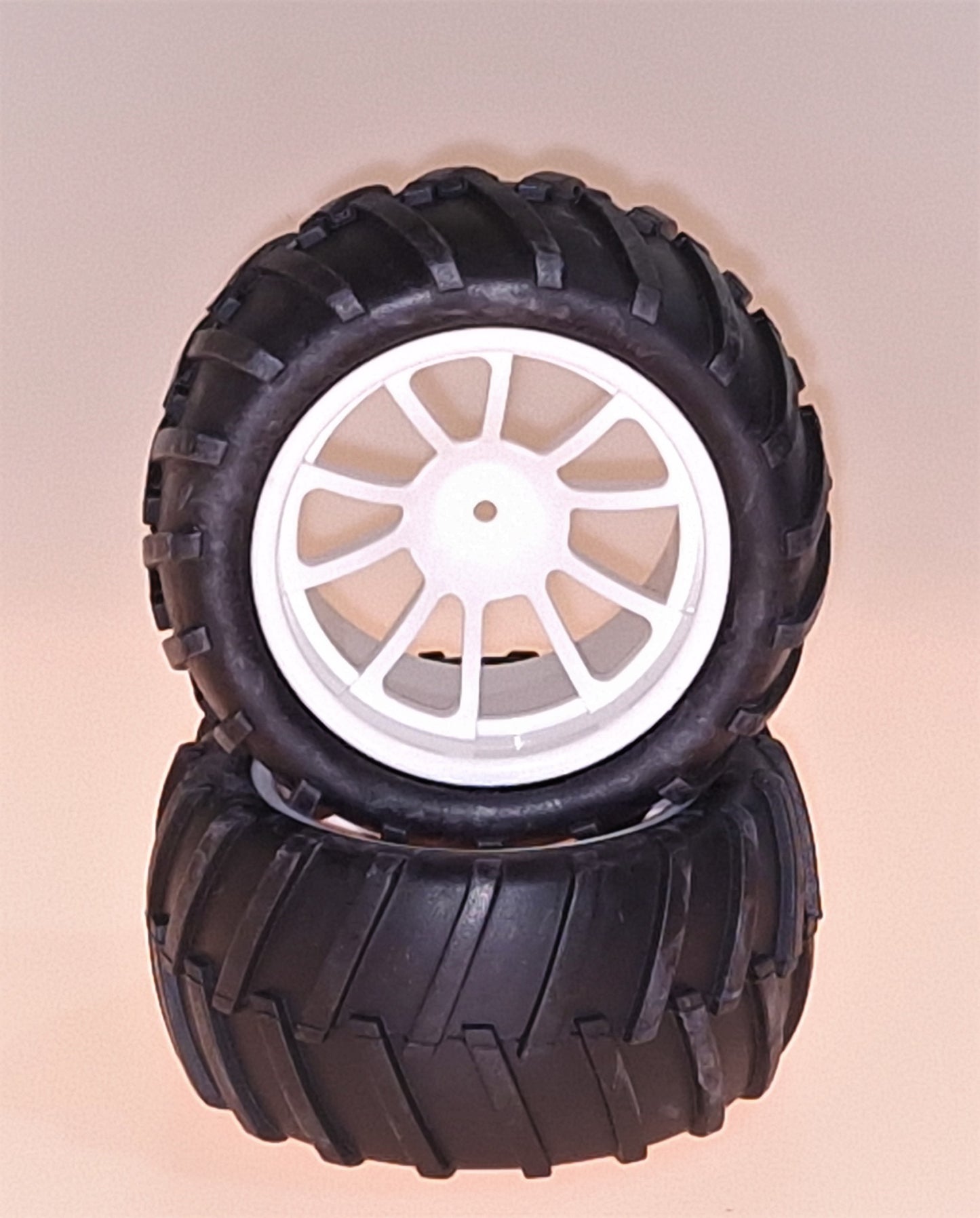 08010W Himoto Velg + Band WHITE 1:10 TRUCK (2St)