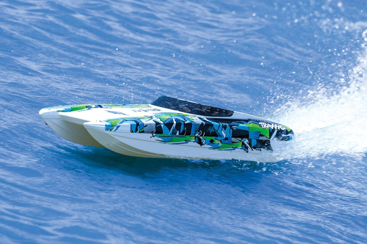 Traxxas DCB M41 Catamaran Speedboot TQi TSM Groen